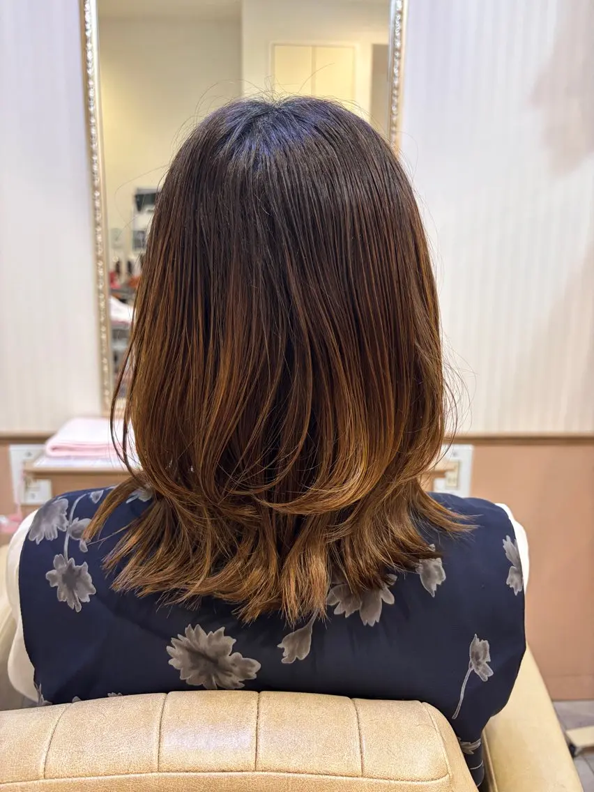 セミロング 山田 愛のヘアスタイル