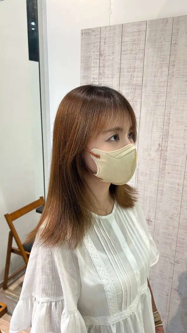 セミロング ハヤシ ナルミのヘアスタイル