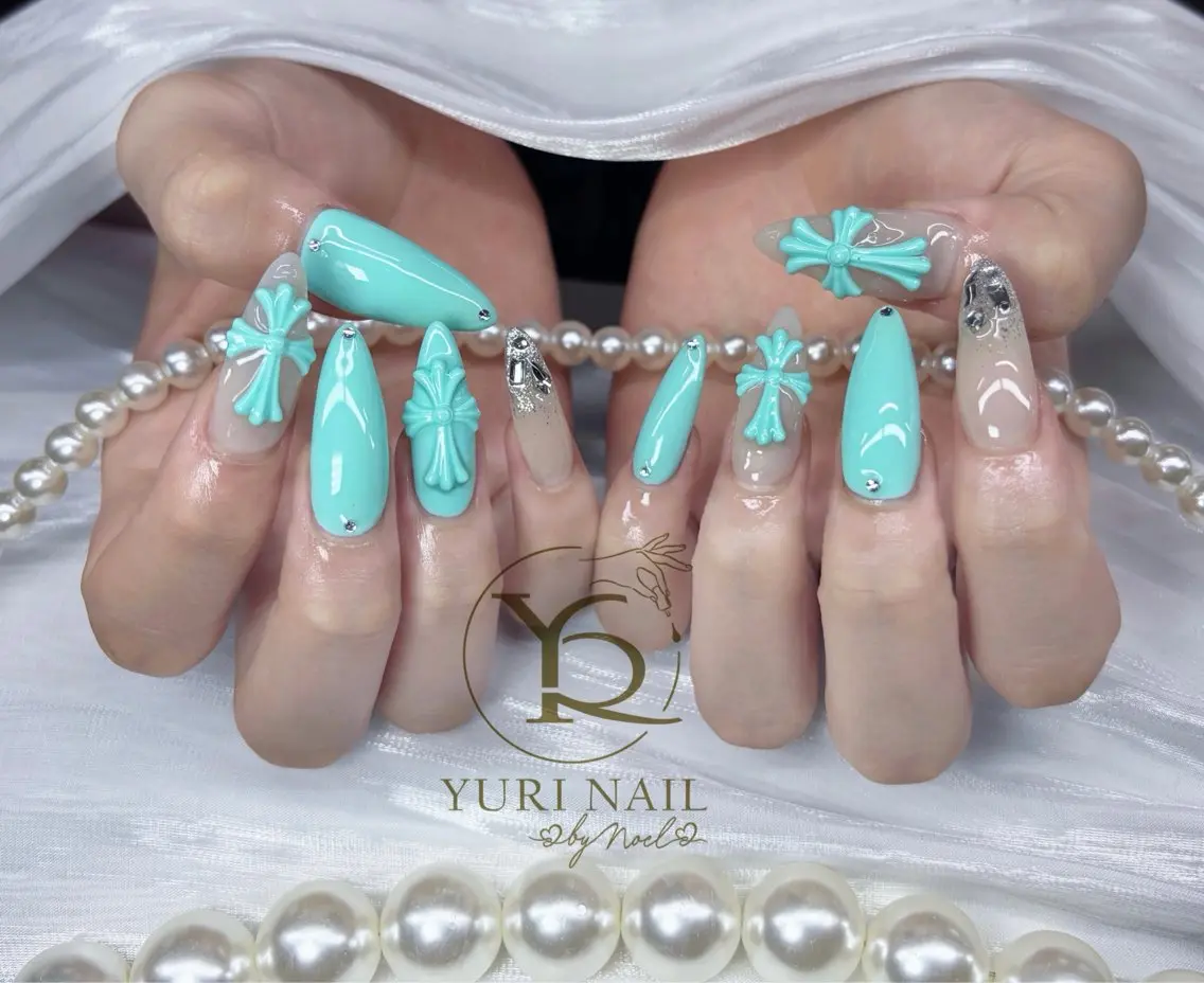 ネイル ハンドネイル フットネイル ハンドケア YURI Nail NARITAのネイルデザイン