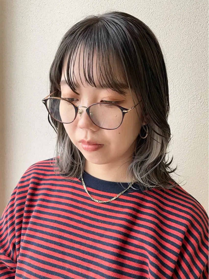 ミディアム カラー イヤリングカラー ヘアカラー 沢田 瞳のヘアスタイル