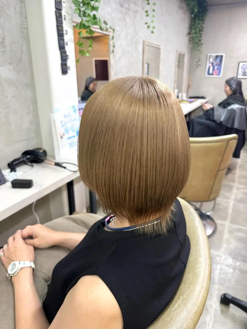 カラー ベージュカラー ミルクティーベージュ Blast raiaのヘアスタイル