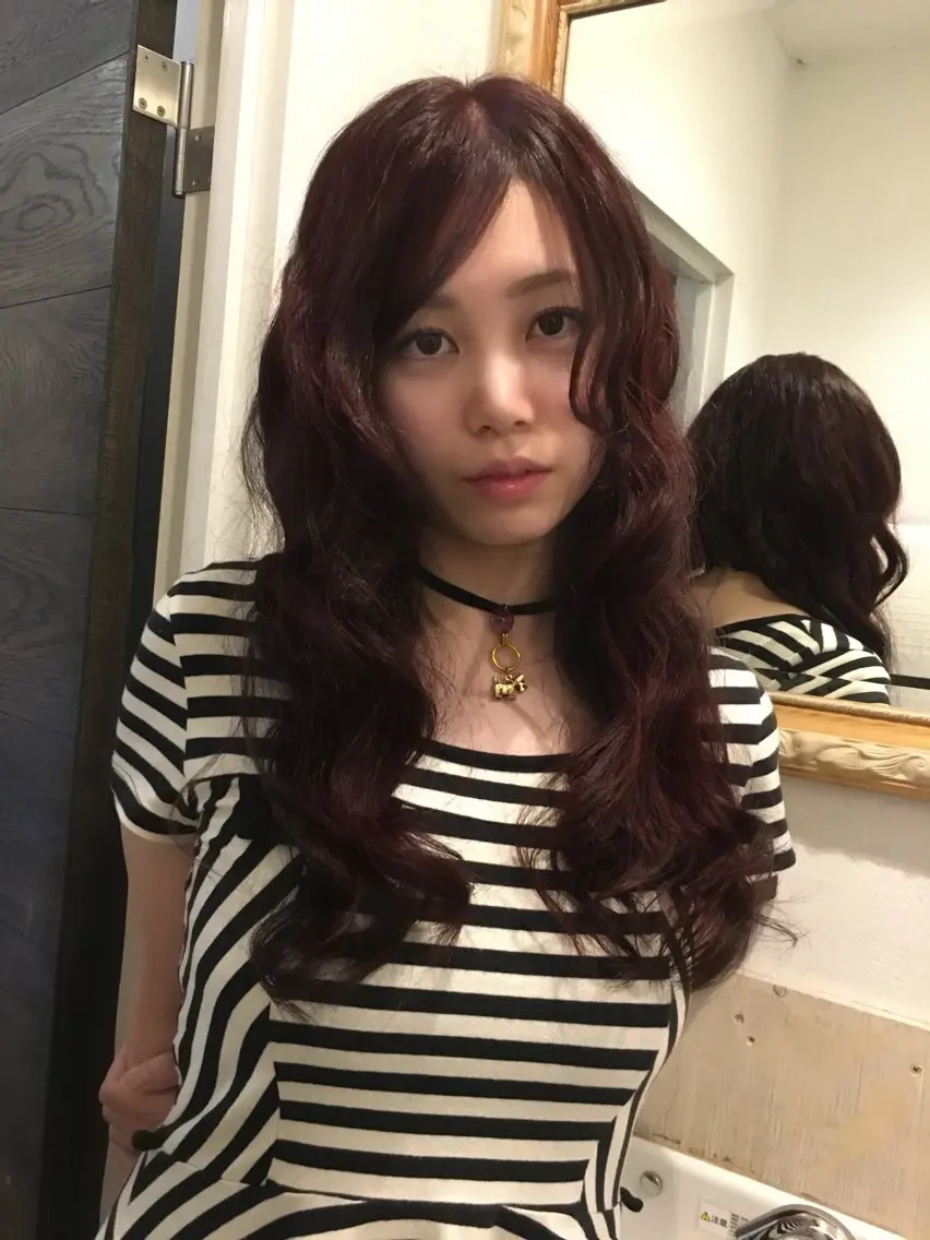 ロング ヘアカラー Iris./ kawai nanaのヘアスタイル