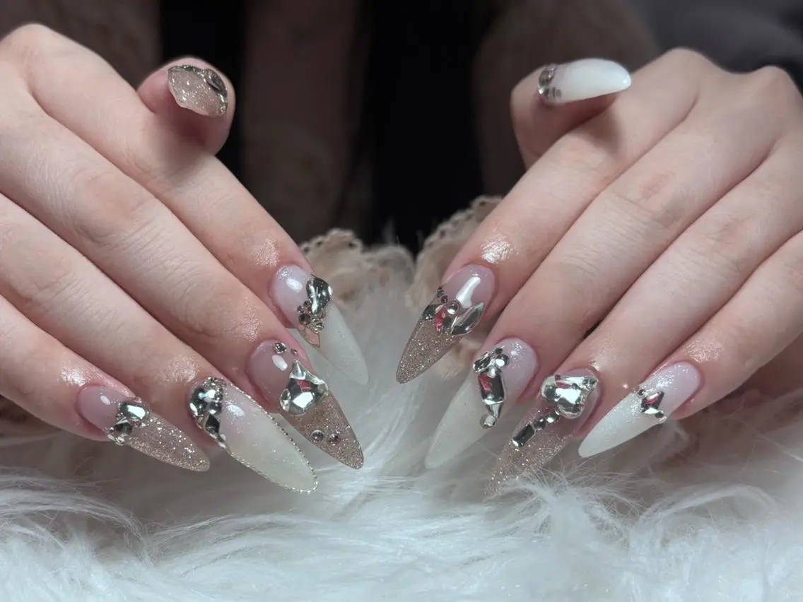 ネイル 長さ出し グラデーション 卒業式 キラキラネイル マグネットネイル Emi🌸Belle Nail Salonのネイルデザイン