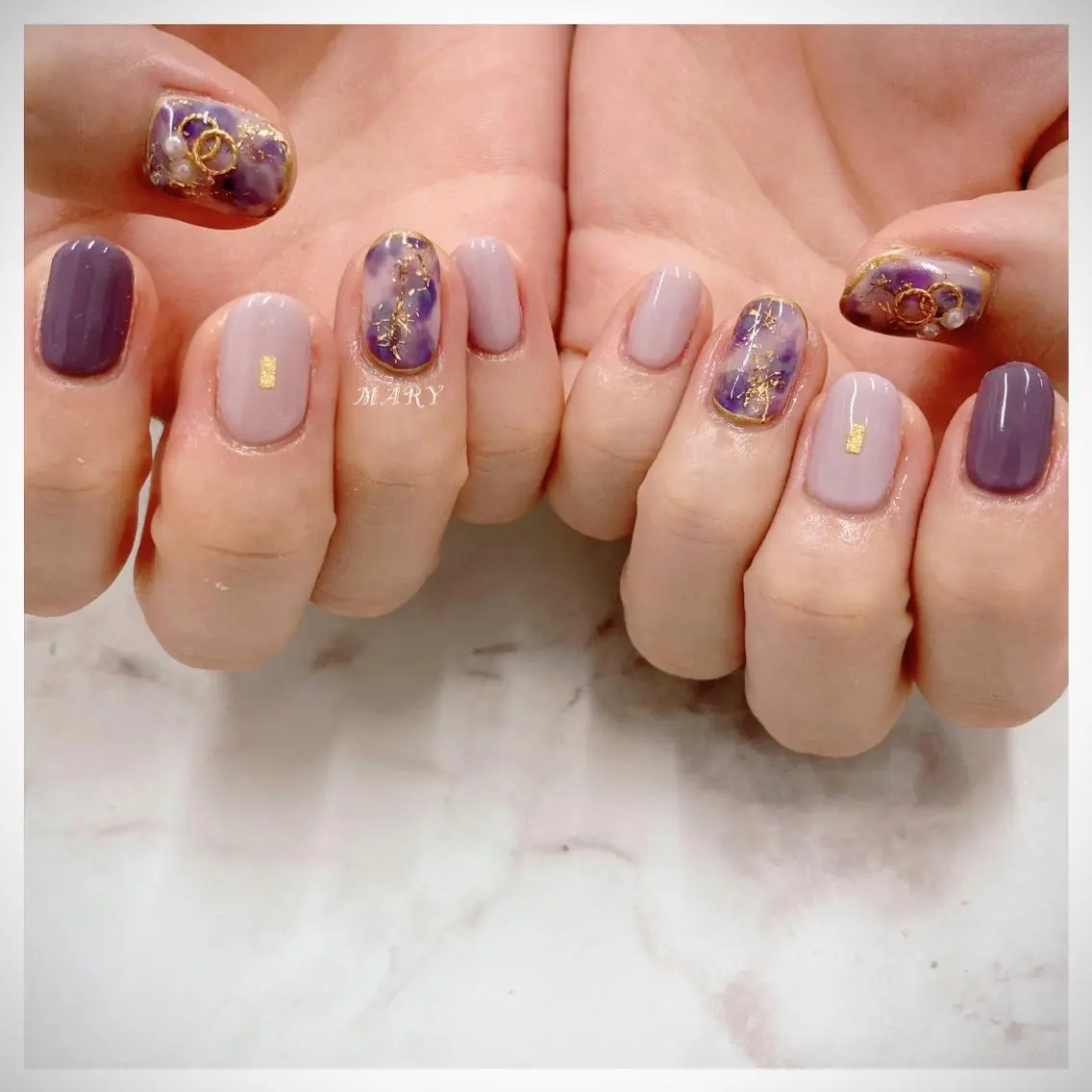 ネイル ニュアンスネイル ワンカラーネイル パープル ハンドネイル Mary nail .narumiのネイルデザイン
