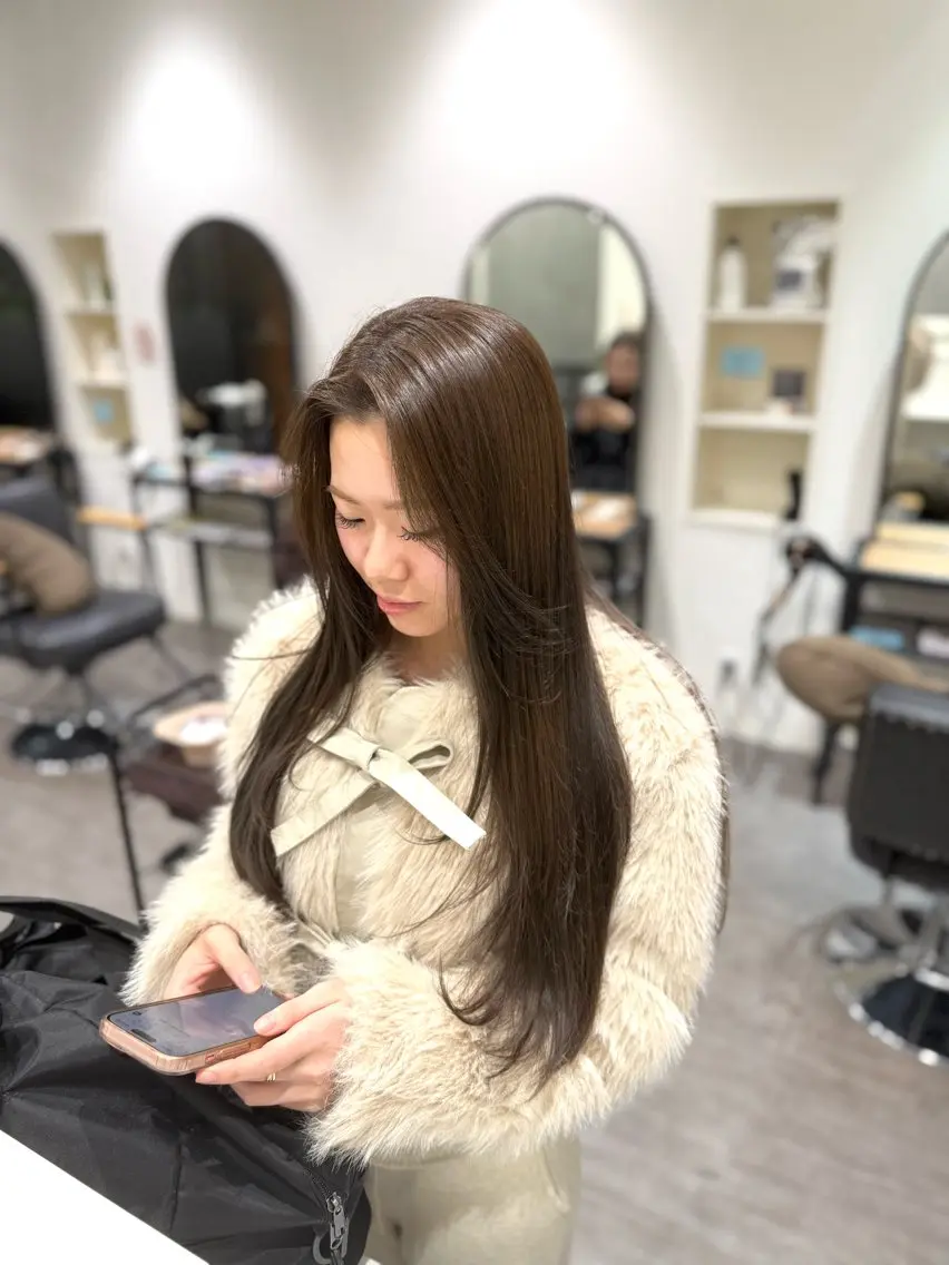 ロング カラー グレージュ オリーブグレージュ オリーブグレー カット ヘアカラー cocotte🫧 kotomiのヘアスタイル
