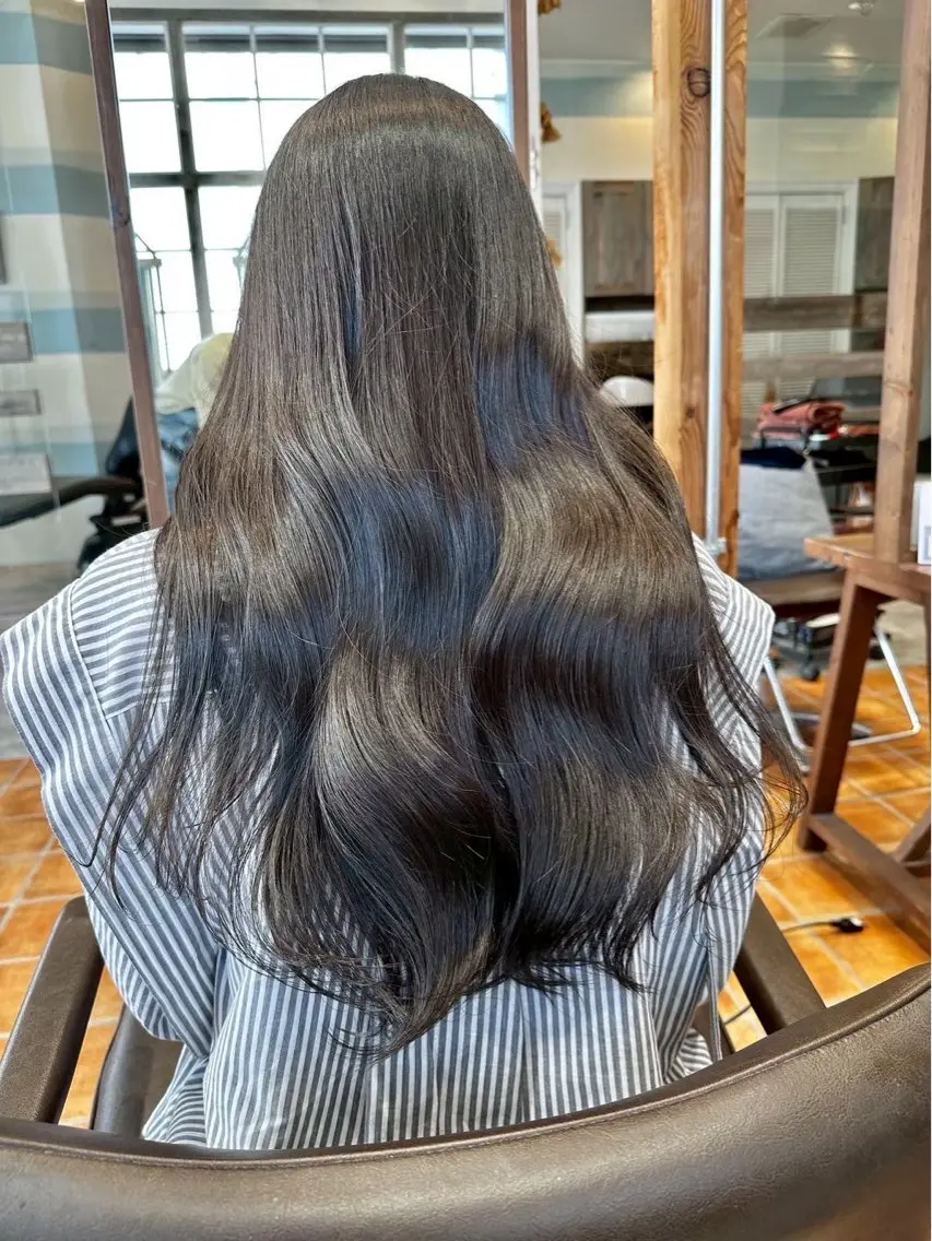 ロング カラー ダブルカラー ハイトーンカラー ボブ 顔周りカット 髪質改善 カット ヘアカラー トリートメント RISE SWELL 江坂momoneのヘアスタイル
