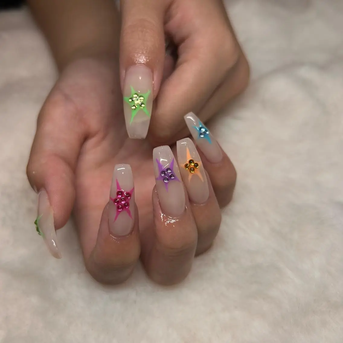 ネイル ロングネイル ハンドネイル Megu 【 cutill 】のネイルデザイン