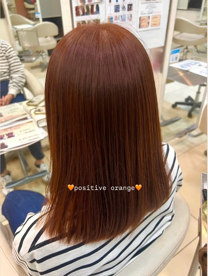 セミロング カラー ブリーチ ブリーチなしカラー オレンジ LiTA 友田未来のヘアスタイル