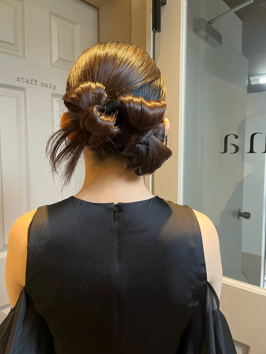 セミロング ヘアアレンジ ヘアセット ERENA💚 ヘアアレンジのヘアスタイル