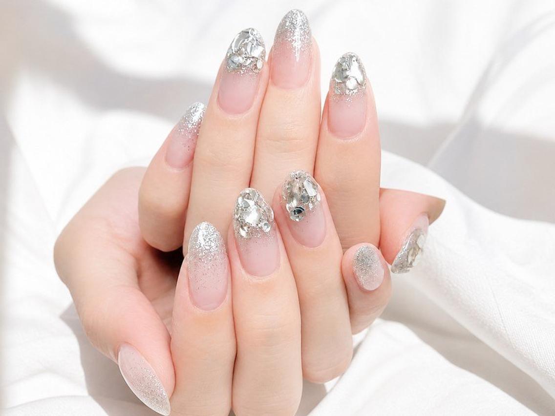 ネイル キラキラネイル ハンドネイル Lili Nail Studio西荻窪店のネイルデザイン