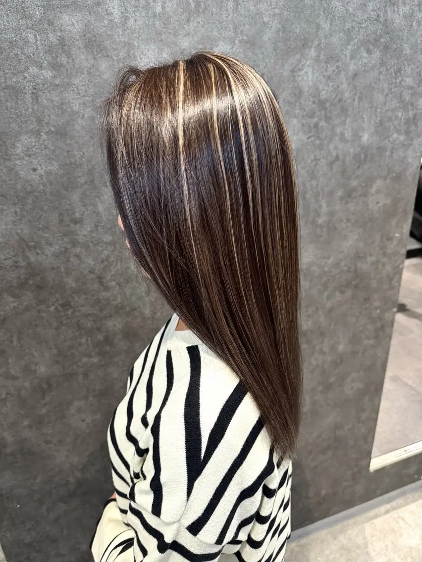 ロング カラー hiiko顔まわり カットのヘアスタイル