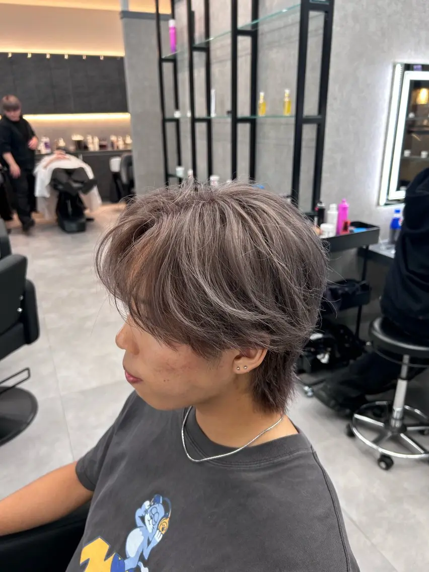 ショート カラー パーマ メンズ メンズブリーチ ブリーチ シルバー カット ヘアカラー メンズ特化 👑YUTAのヘアスタイル