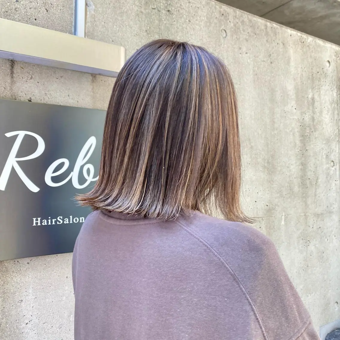 ショート カラー ネイル マツエク・マツパ ハイライトカラー ボブ 伸ばしかけ ハイライト 外ハネヘア 中山 天地のヘアスタイル