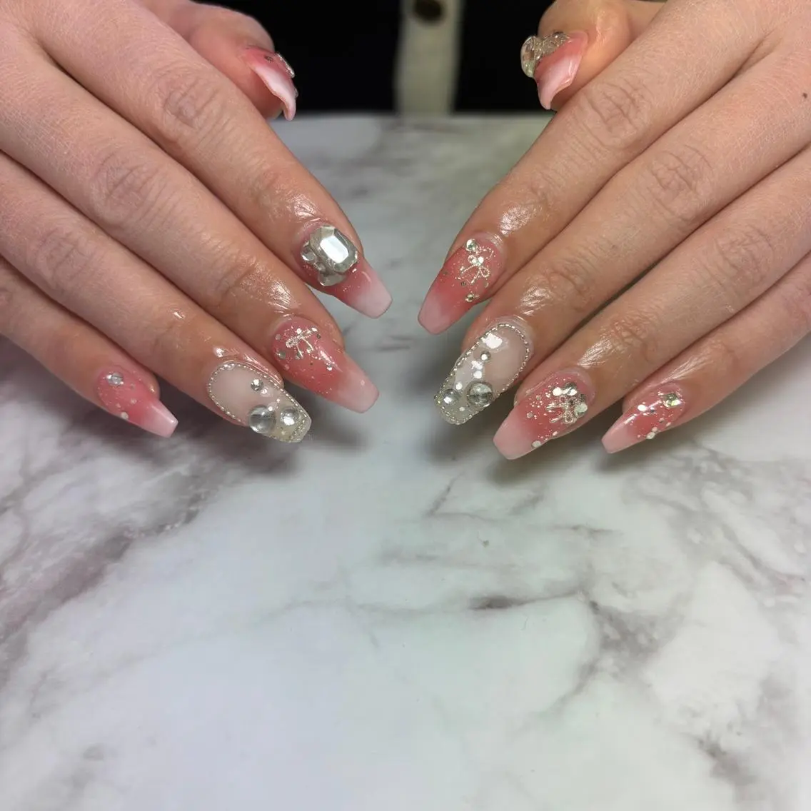 salon UNE LMA見習いスタッフのネイルデザイン