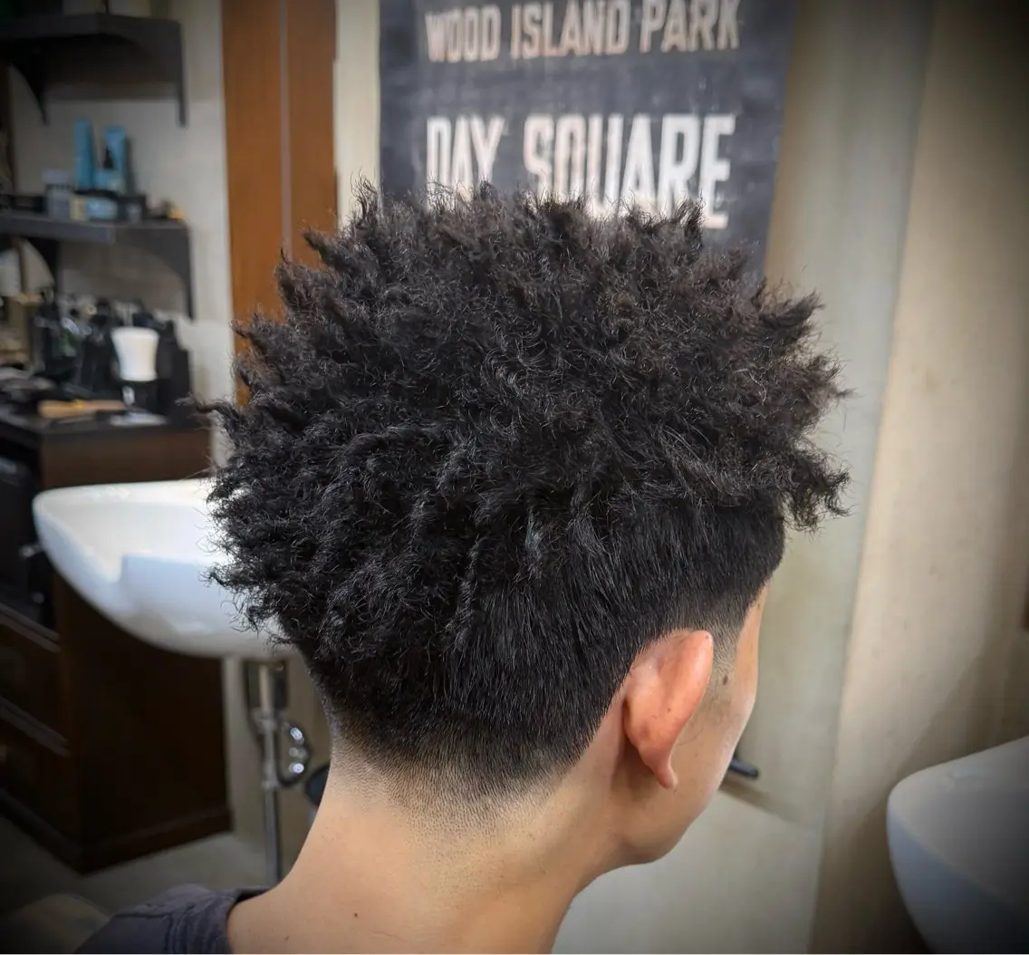 ショート パーマ メンズ カット パーマ 坂本 虹昂のヘアスタイル