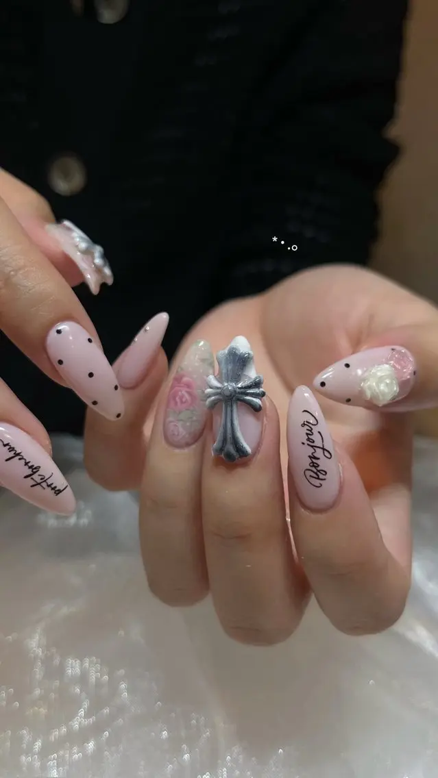 ネイル ハンドネイル prunelle .のネイルデザイン