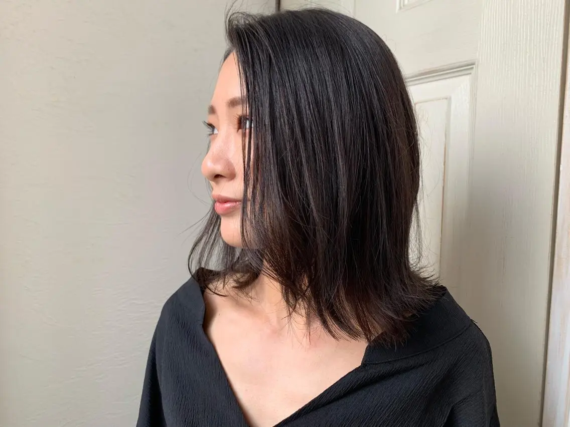 ミディアム カラー fio マナミのヘアスタイル