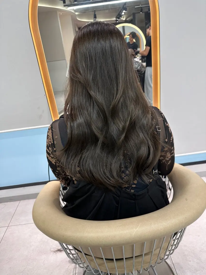 セミロング カラー カット ヘアカラー トリートメント 《髪質改善✖️オリー ブ🧸》小嶋拓也のヘアスタイル