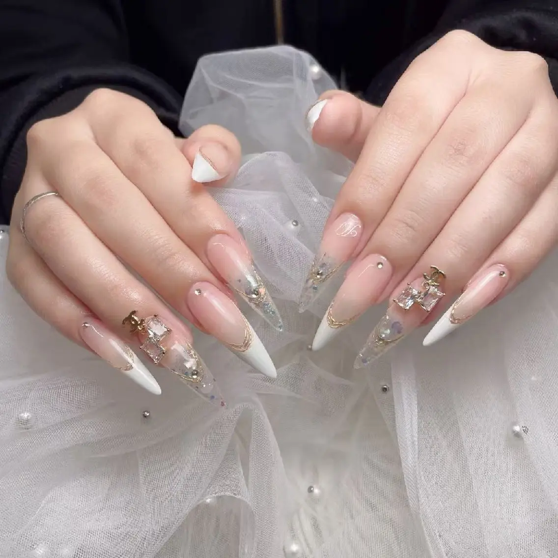 ネイル ENsalon AKIRAのネイルデザイン