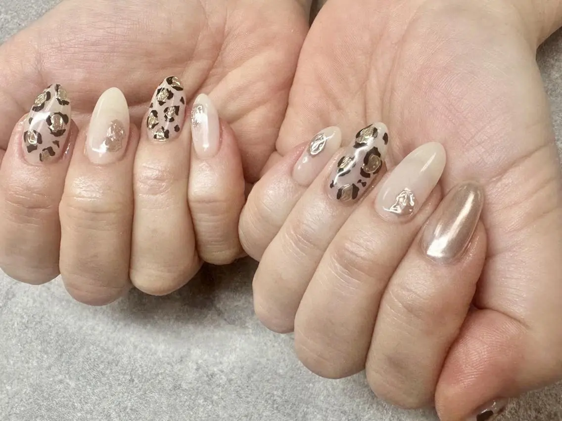 ネイル アニマル柄 フットネイル フレンチネイル グラデーション キラキラネイル FASTNAIL PLUS 新宿店のネイルデザイン