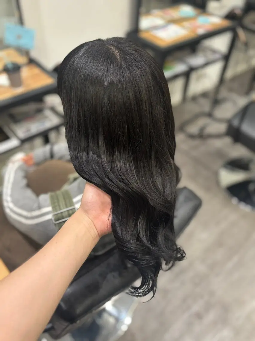 セミロング カラー アッシュ アッシュブラウン ブラウンカラー cocotte宜喜 弘希のヘアスタイル