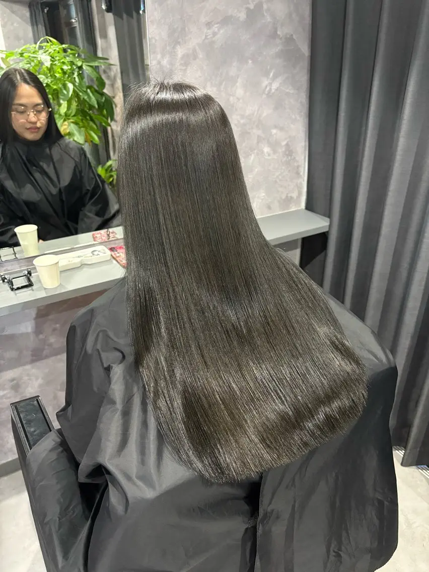 ロング カラー オリーブカラー nameless miichiのヘアスタイル