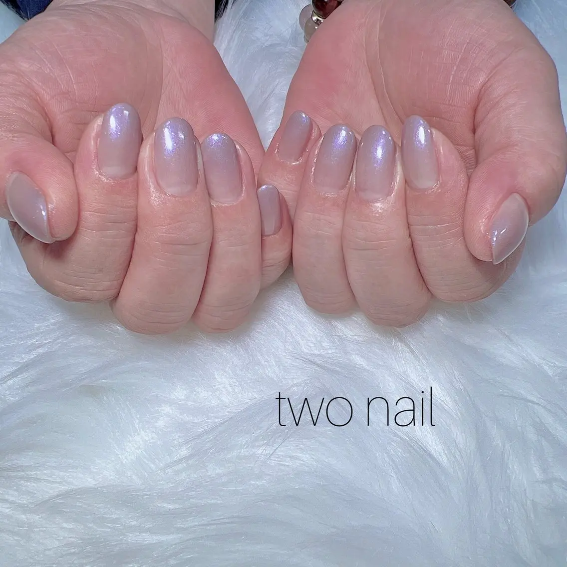 ネイル オーロラネイル キラキラネイル ネイルチップ ホワイト ハンドネイル two nailのネイルデザイン