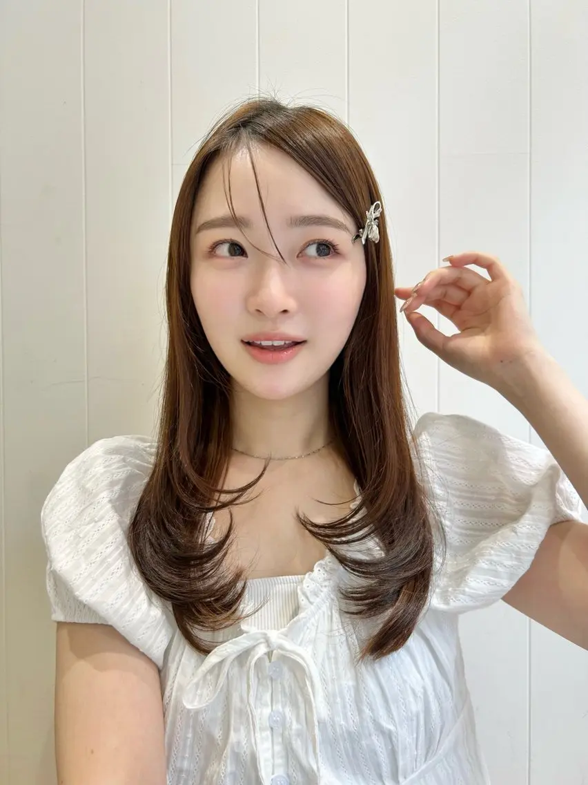 ロング レイヤーカット カット ヘアカラー トリートメント 艶カラー/韓国風ヘア 🩵shioneのヘアスタイル