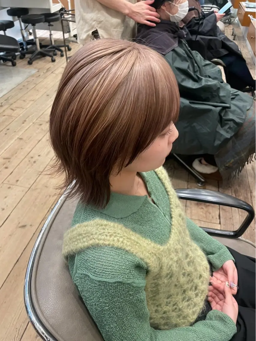 ミディアム カラー ヘアカラー ショートカットパー マ🫧kotoneのヘアスタイル