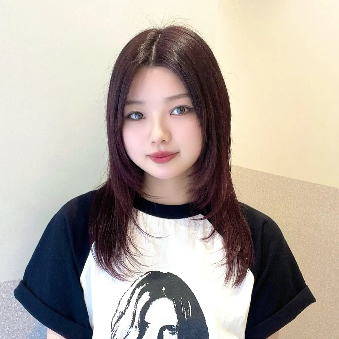 ミディアム カラー カット ヘアカラー 🩵ブリーチカラー MIORI🩵のヘアスタイル