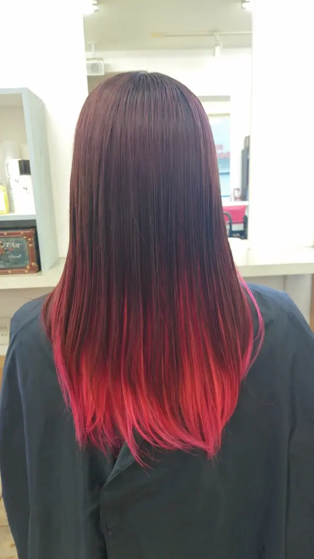ロング カラー ブリーチ インナーカラー レッドカラー 水谷 寛太のヘアスタイル