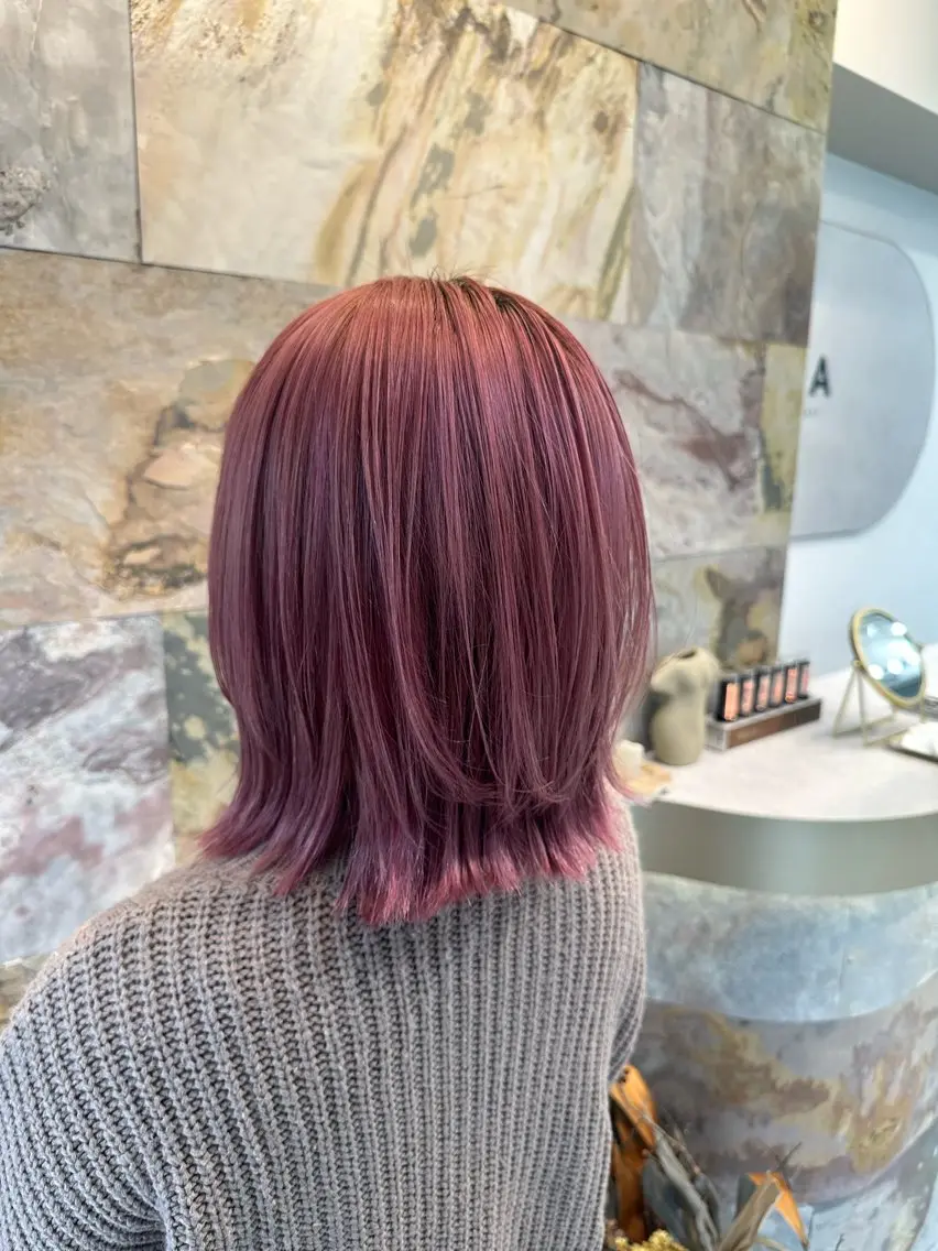ミディアム カラー ブリーチ ヘアカラー トリートメント LOA uraraのヘアスタイル