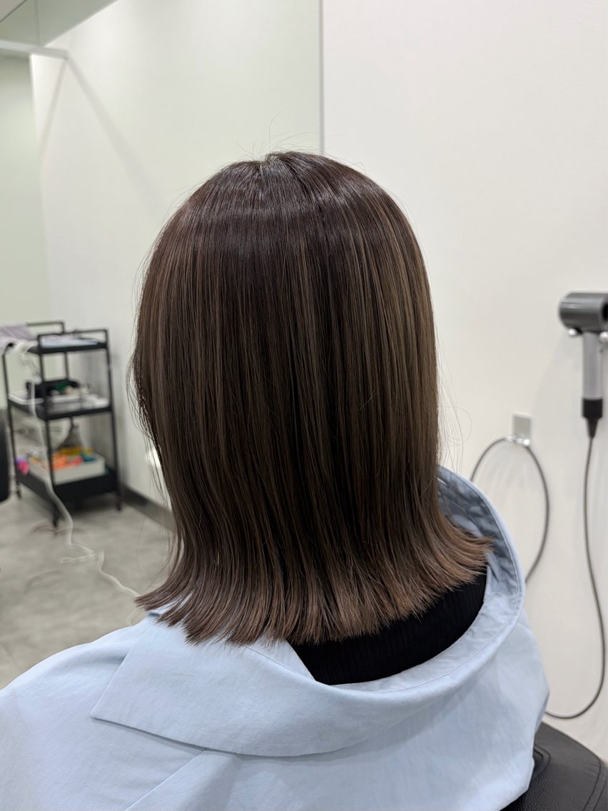 ミディアム カラー グレージュ トリートメント カット ヘアカラー トリートメント ⭐トレンドカット&カ ラーCocoro🪿のヘアスタイル