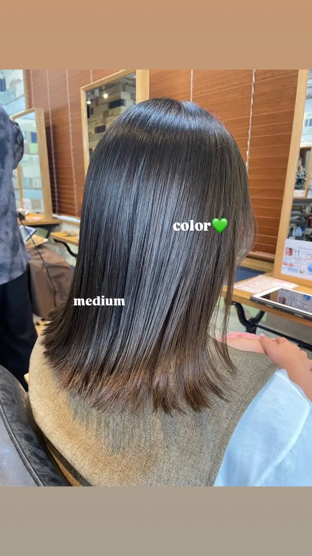 ミディアム カラー ヘアカラー 縮毛矯正✨艶カラー 🤍佐々木彩衣のヘアスタイル
