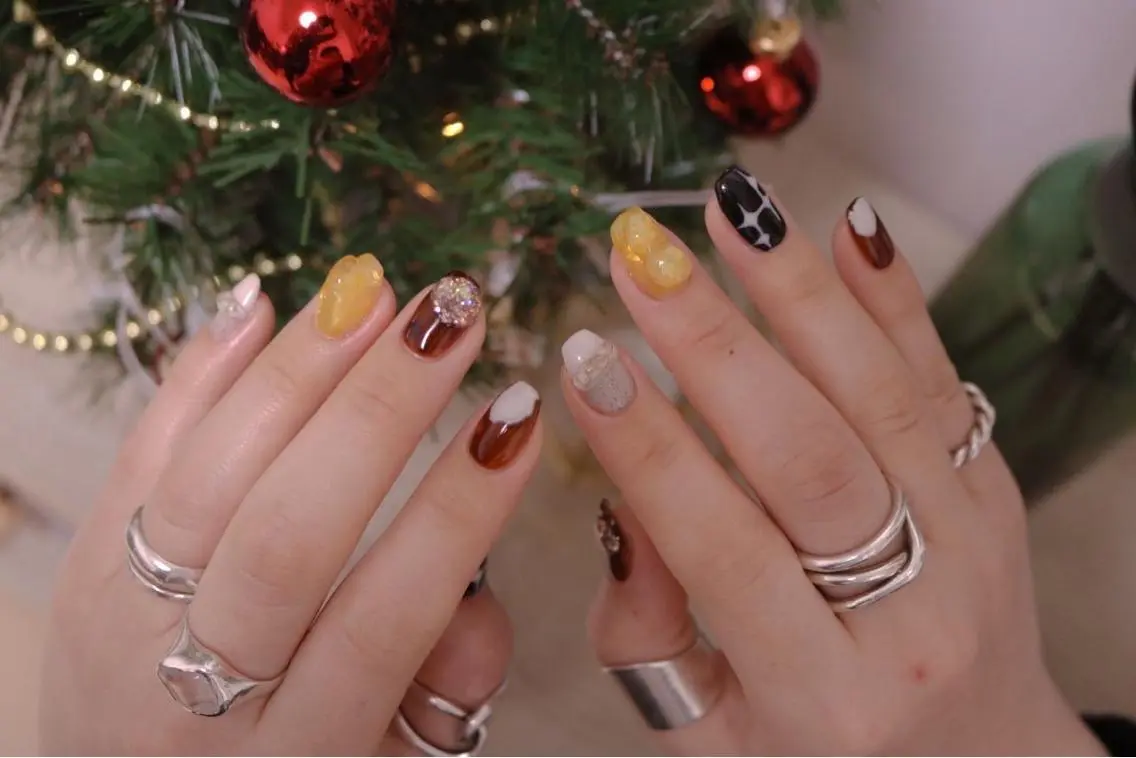 ネイル オーロラネイル カジュアル 長さ出し ジェルネイル 韓国ネイル ハンドネイル MH Nailのネイルデザイン
