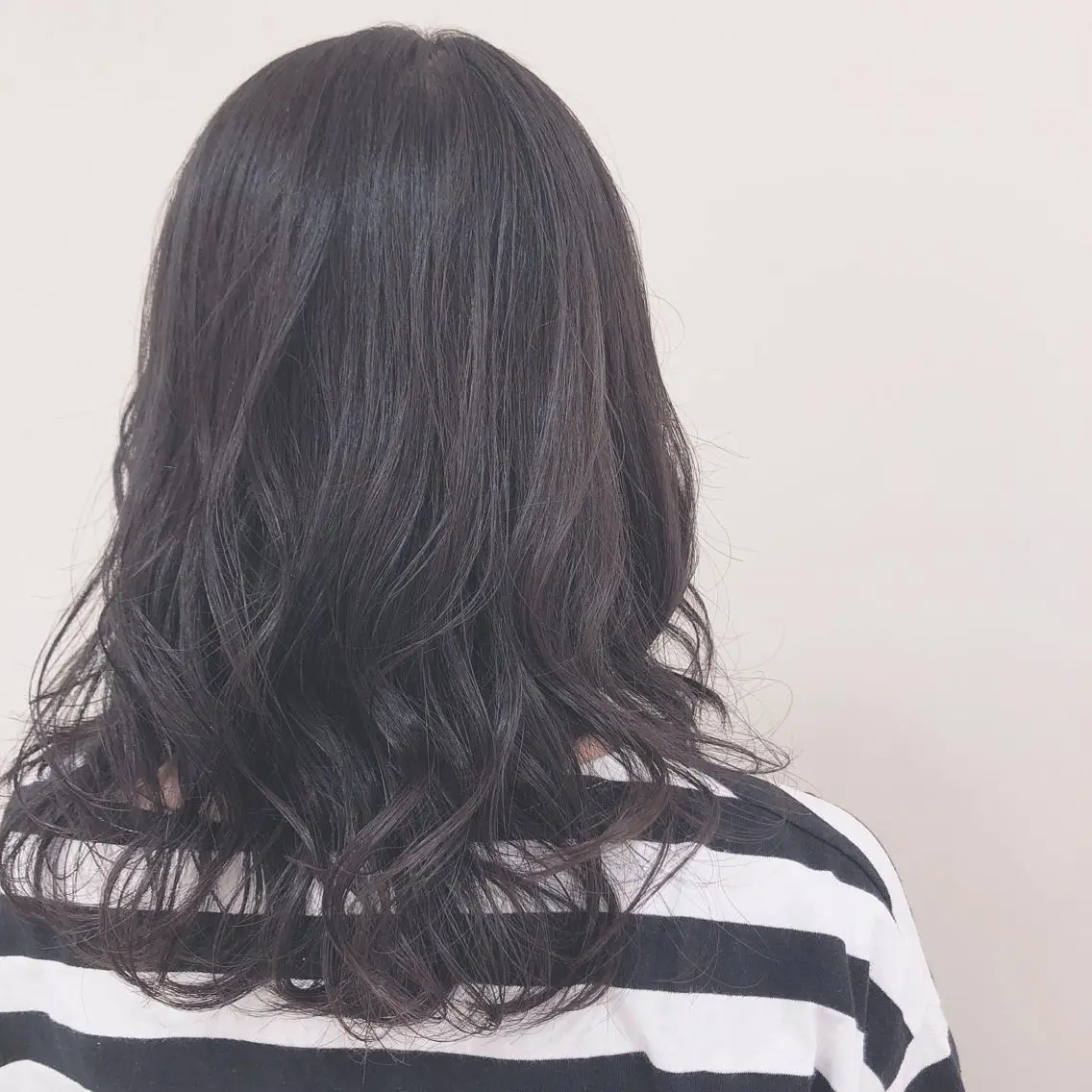 ミディアム カラー cyan SANAMIのヘアスタイル