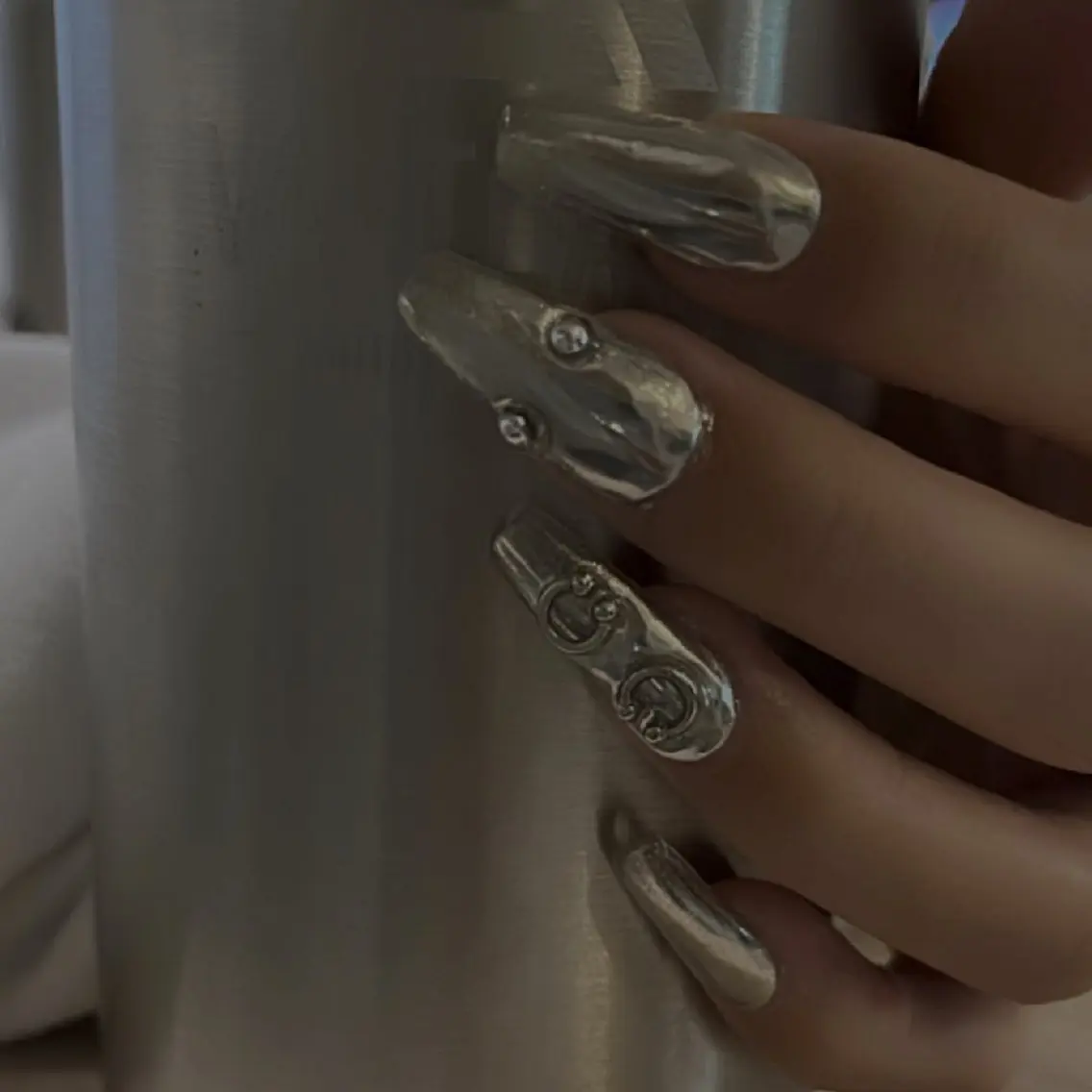 ネイル アートネイル 持ち込み スカルプネイル シルバー ハンドネイル Nail mood デザイン持ち込みokのネイルデザイン