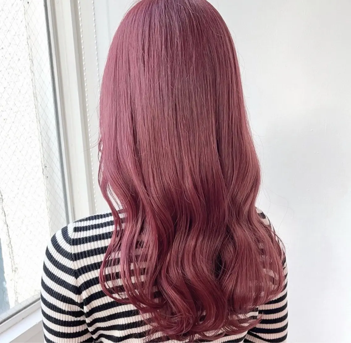 ミディアム カラー ヘアアレンジ 黒髪 ブリーチ ハイトーンカラー ピンクカラー ヘアカラー ヘアセット 🫧モテる💗ダメー ジレスハイトーン🫧のヘアスタイル