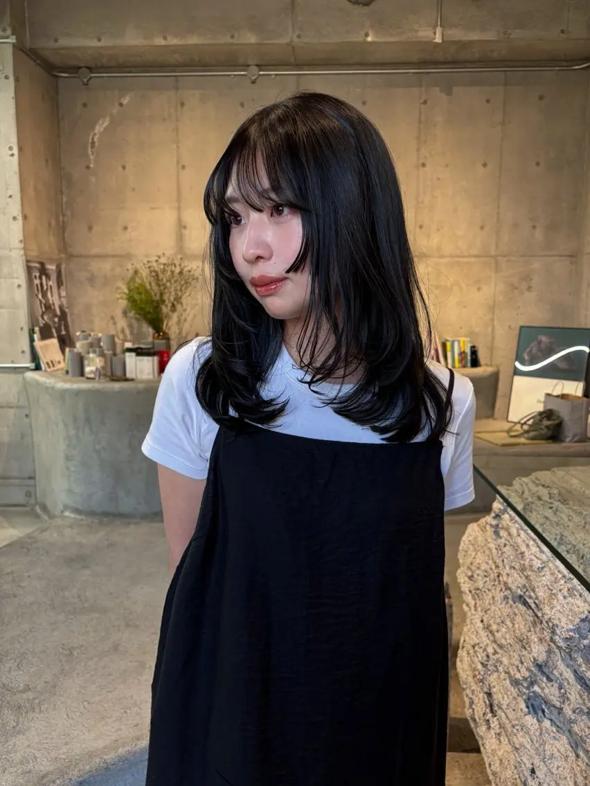 セミロング カラー ヘアアレンジ レイヤーカット 月形 美貴のヘアスタイル