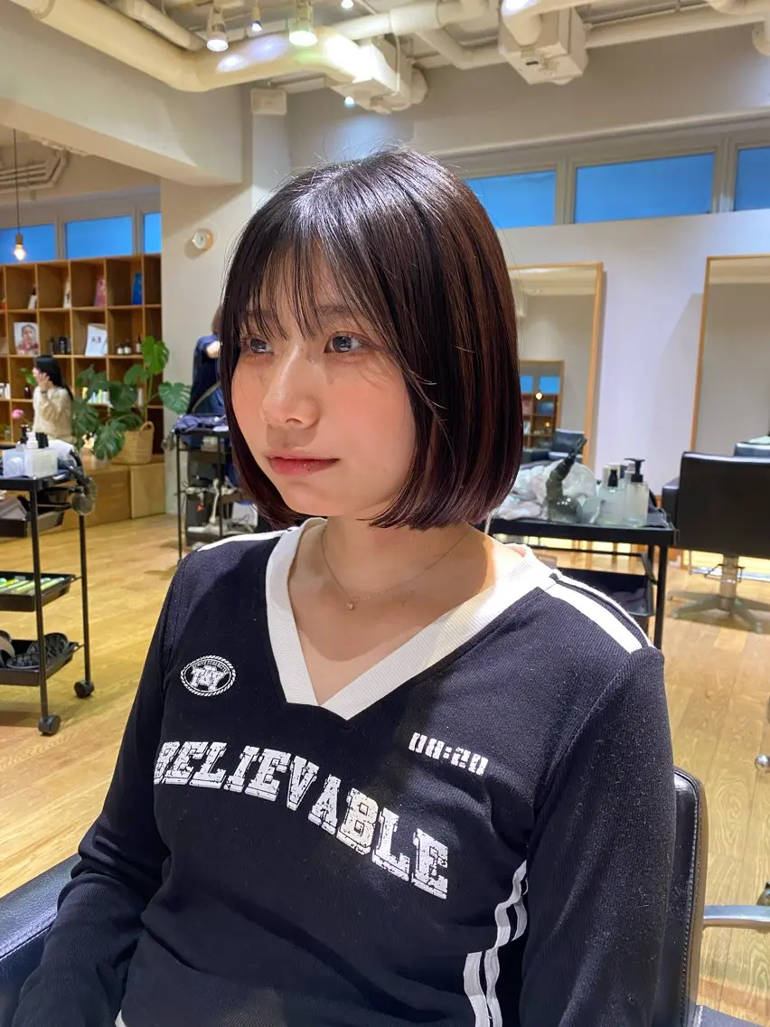 【季節の変わり目に🍂】カット+うる艶ストレート✨トリートメント付き🧼パーマ落としも◎湿気にも負けないヘアの写真