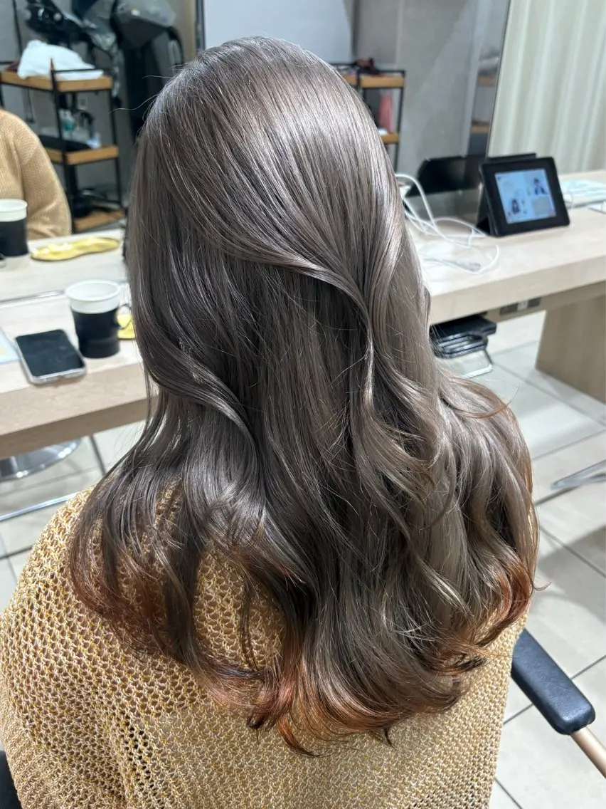 ロング ヘアカラー ⟡.·韓国ヘア*.ﾟ 室岡　咲希のヘアスタイル