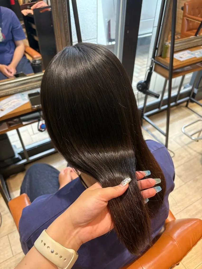 パーマ カット 縮毛矯正 トリートメント しおり🍬 KOKORO🤍のヘアスタイル