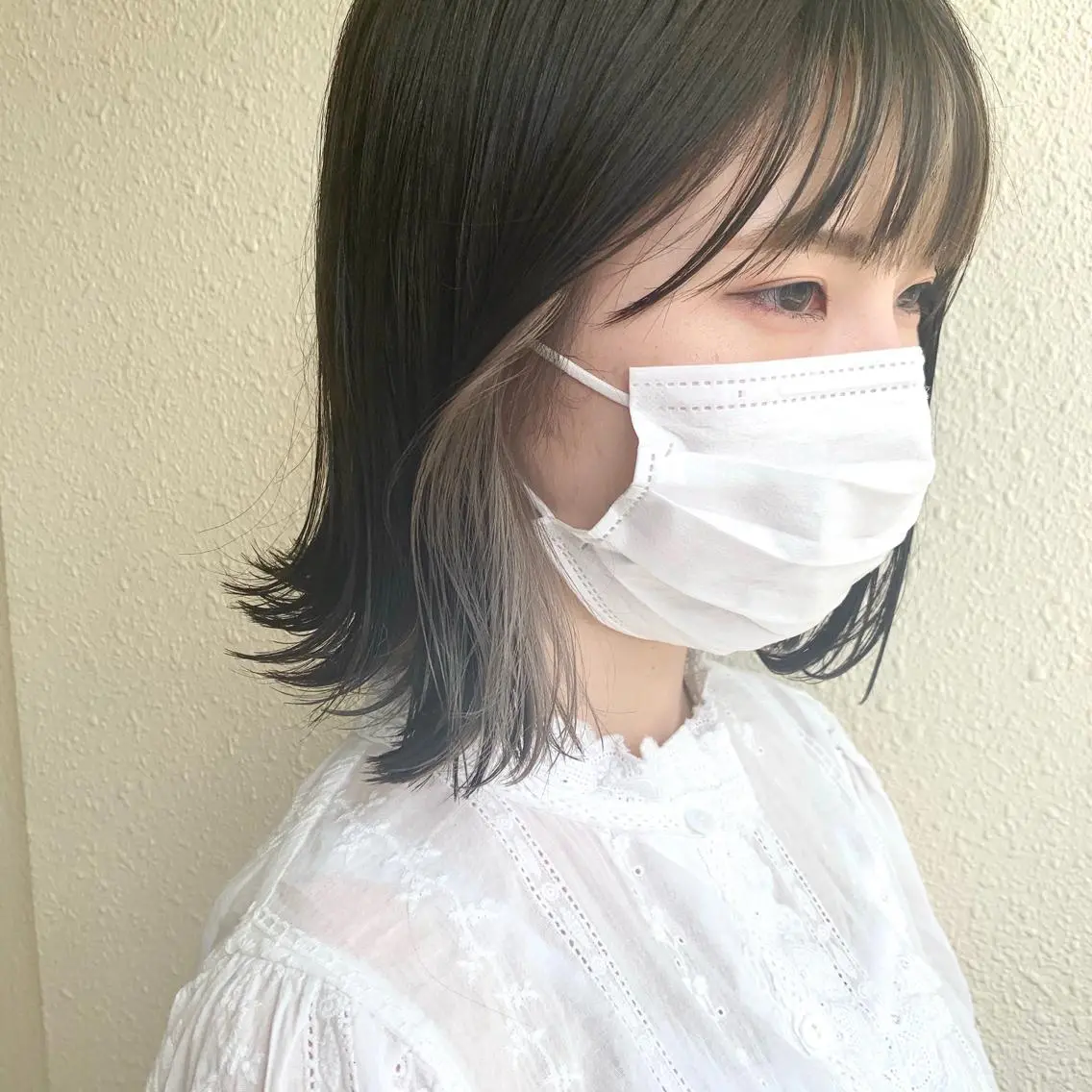 ショート カラー イヤリングカラー ボブ iLi 《イリ》のヘアスタイル