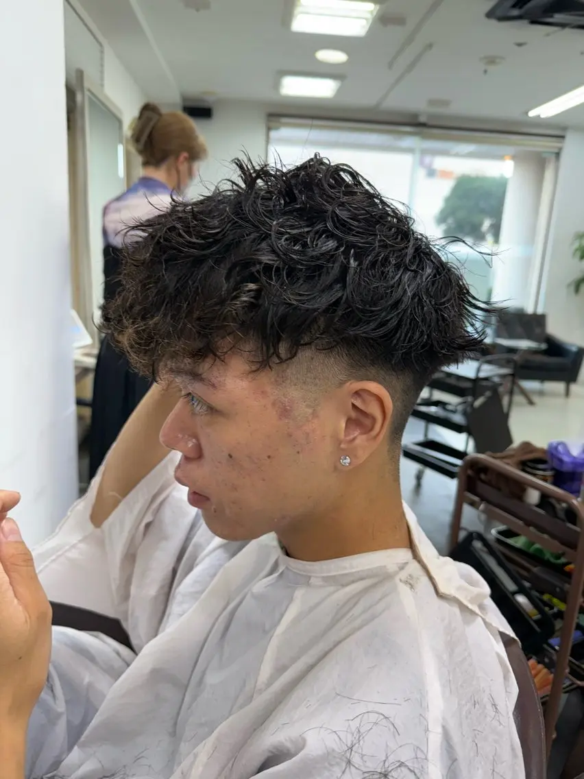 ショート パーマ メンズ スペインカール メンズパーマの達人 / タカシマダイスケのヘアスタイル