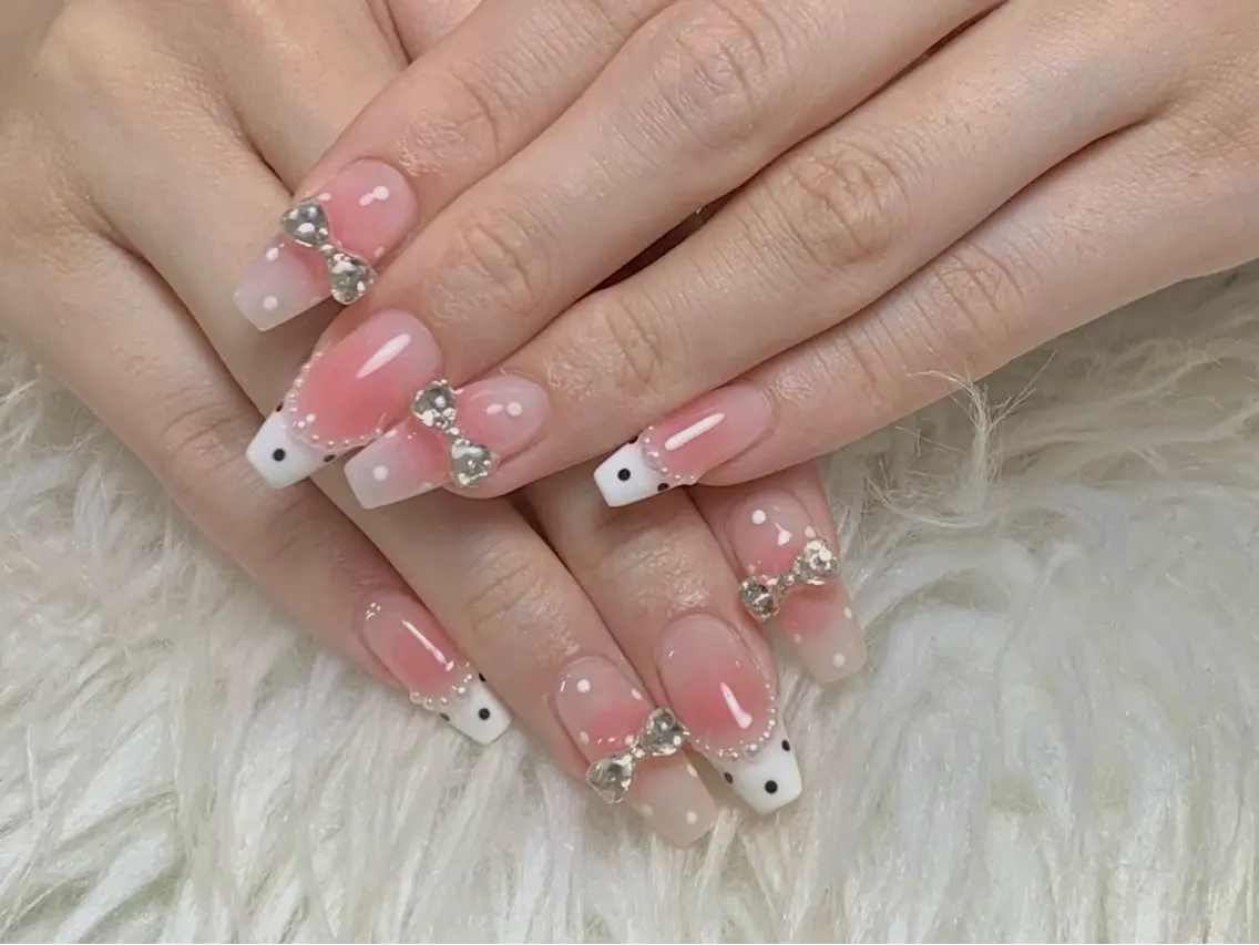 ネイル ハンドネイル T.Lee Nail Lilyのネイルデザイン