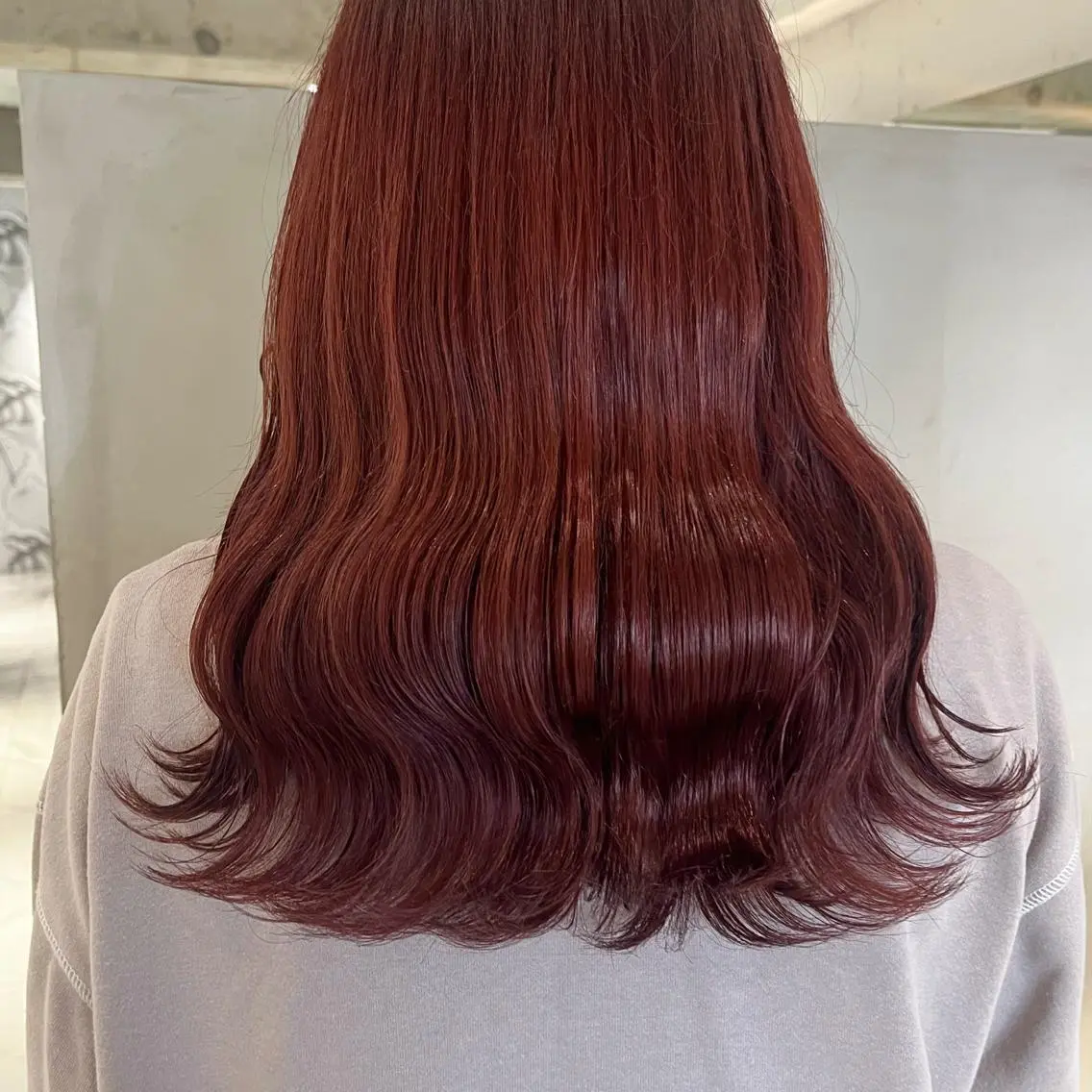 ロング カラー ブラウンカラー ダブルカラー ハイトーンカラー レッドカラー レッドブラウン ヘアカラー トリートメント ヘッドスパ ヘアセット カジュアルを女っぽく 𝗮𝘆𝗮𝗰𝗼のヘアスタイル