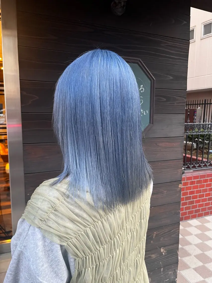 ミディアム カラー ブリーチ ブルーカラー おくだ　りお /ハイトーンカラーのヘアスタイル