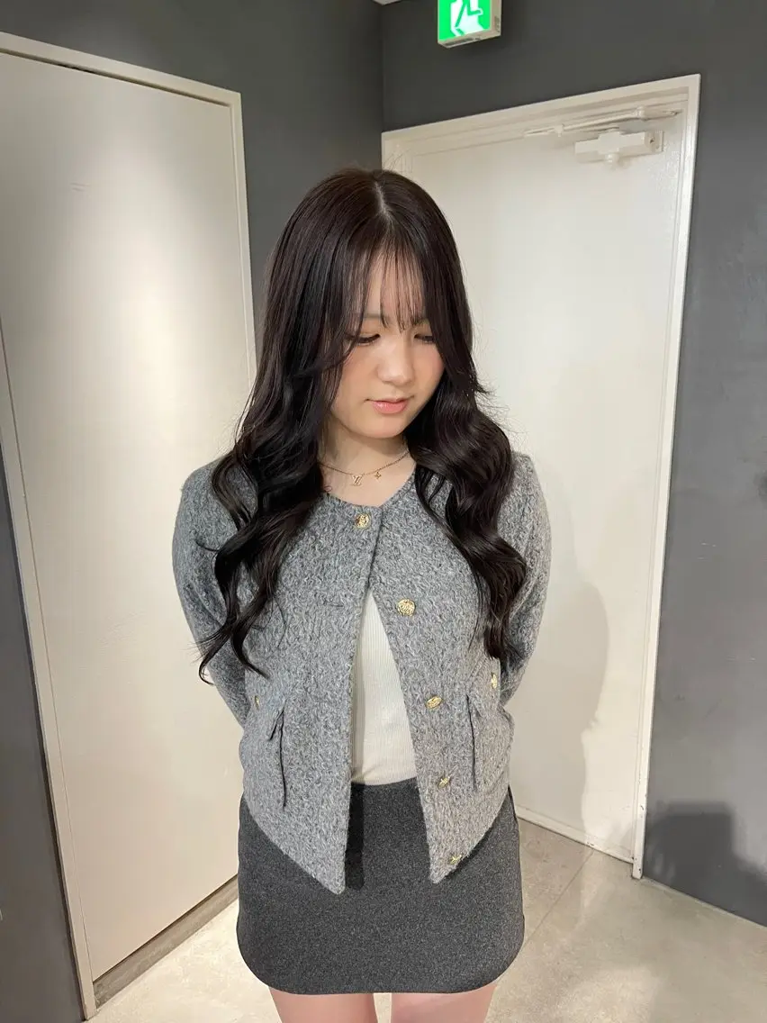 ロング カラー ダークグレー 顔まわりレイヤー 顔周りカット 韓国風ヘア レイヤーカット カット ヘアカラー トリートメント 縮毛矯正/ 艶髪/NENEのヘアスタイル