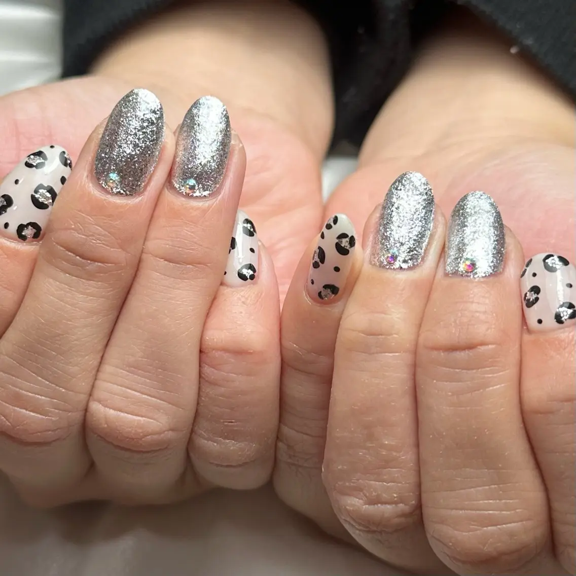 ネイル シルバー Ray nail natsu🎀のネイルデザイン