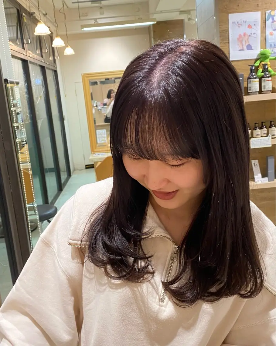 セミロング ヘアカラー rika 🪄透明感/艶髪のヘアスタイル